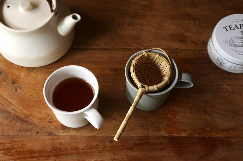 かもしか道具店 陶のやかん こぶり / 竹の茶こし付き | TOKILABOトキラボ