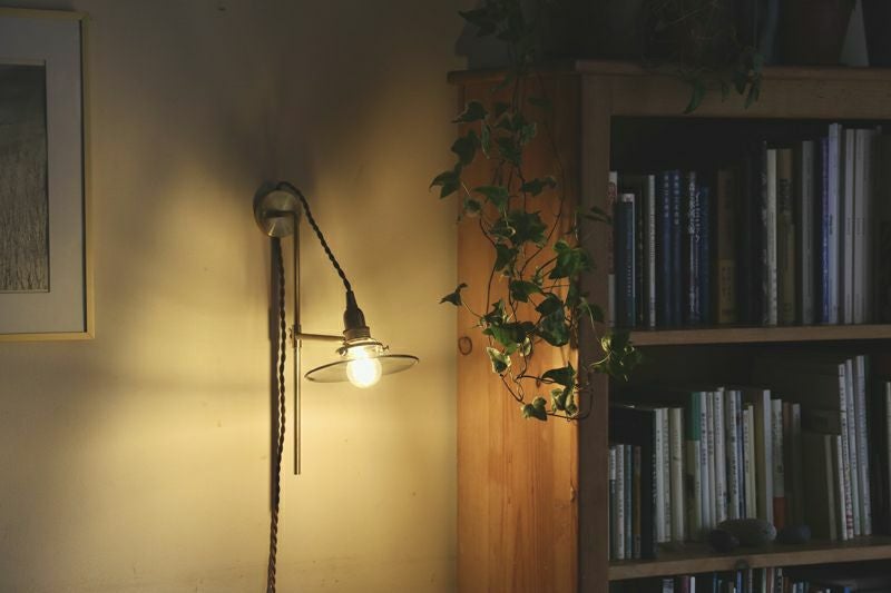 読書灯 / アイアン製ブラケットライト （L字） コンセント式 シェード